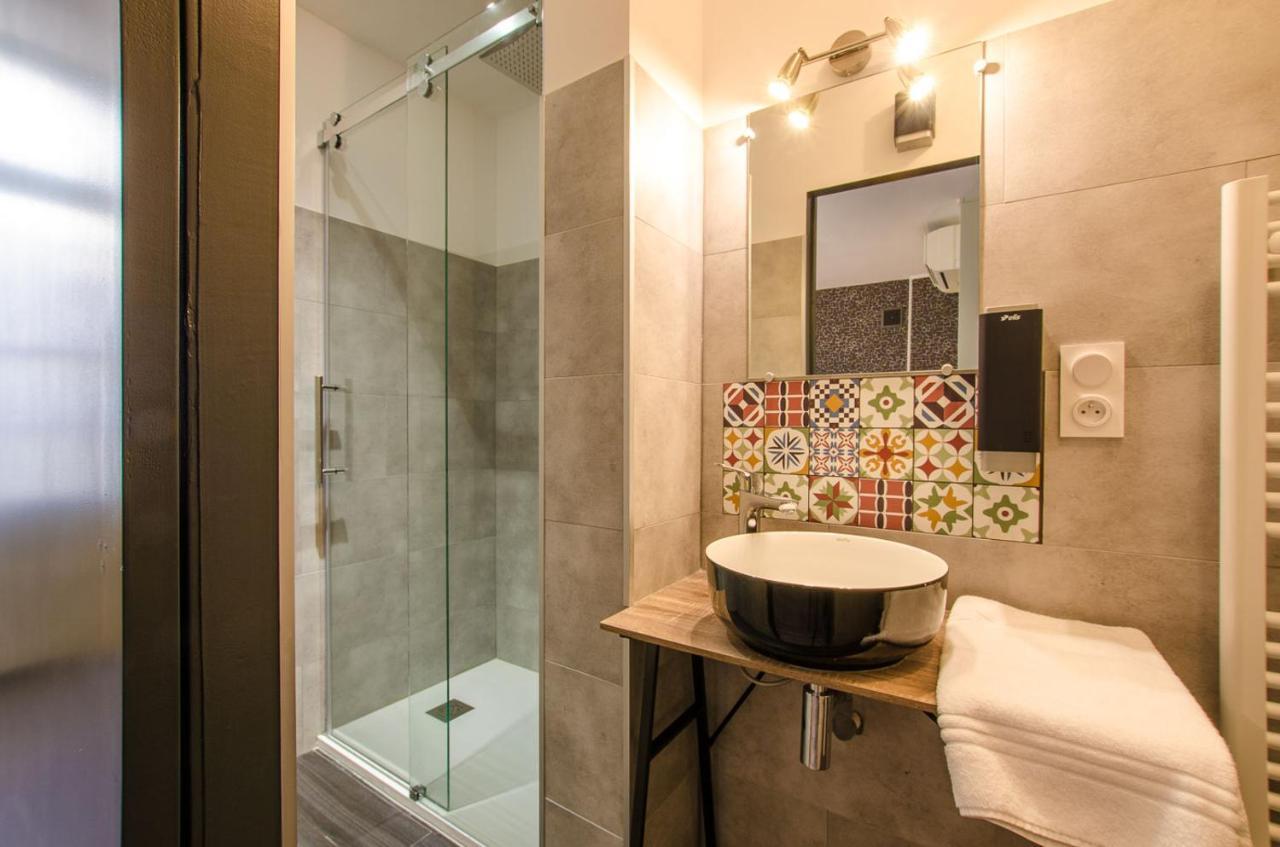 L'Atypic Hotel Restaurant Бержерак Екстериор снимка